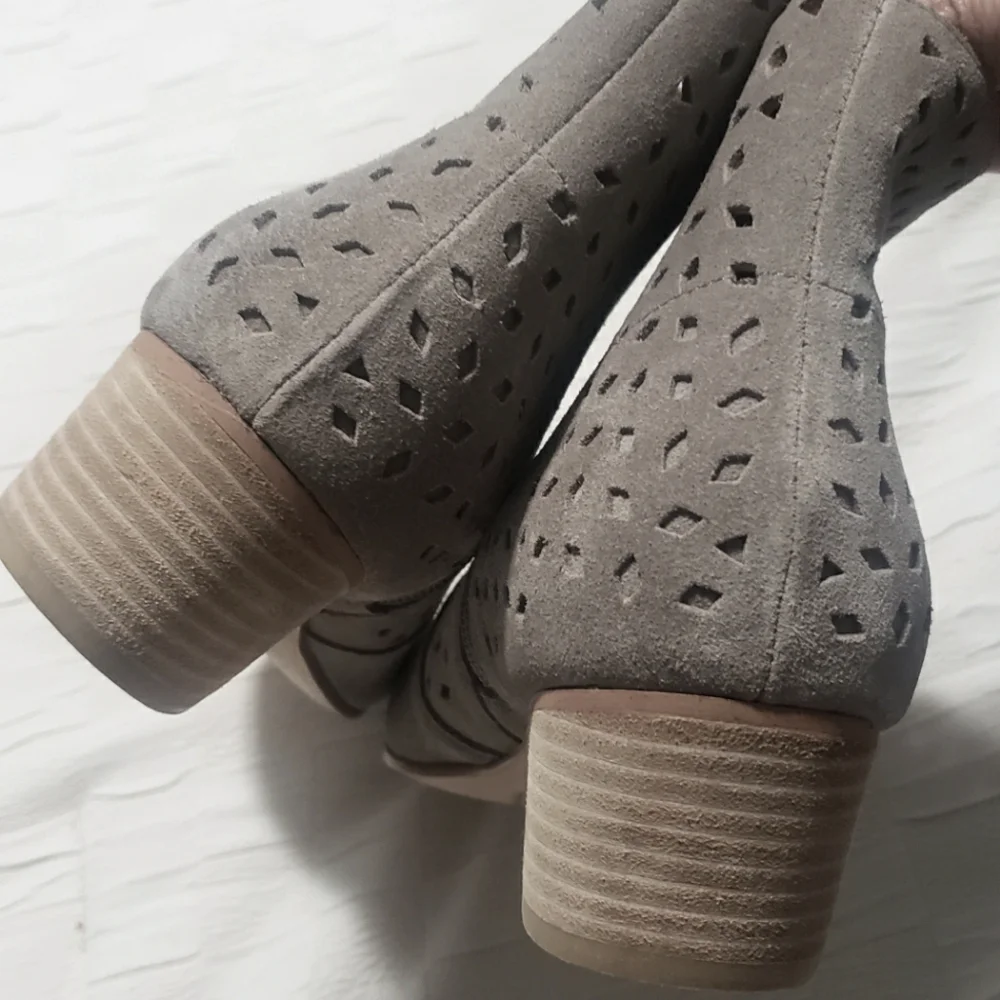 Soludos Anthopologie Lola Perforated Suede Ankle Wester Booties Sz 9 Grey